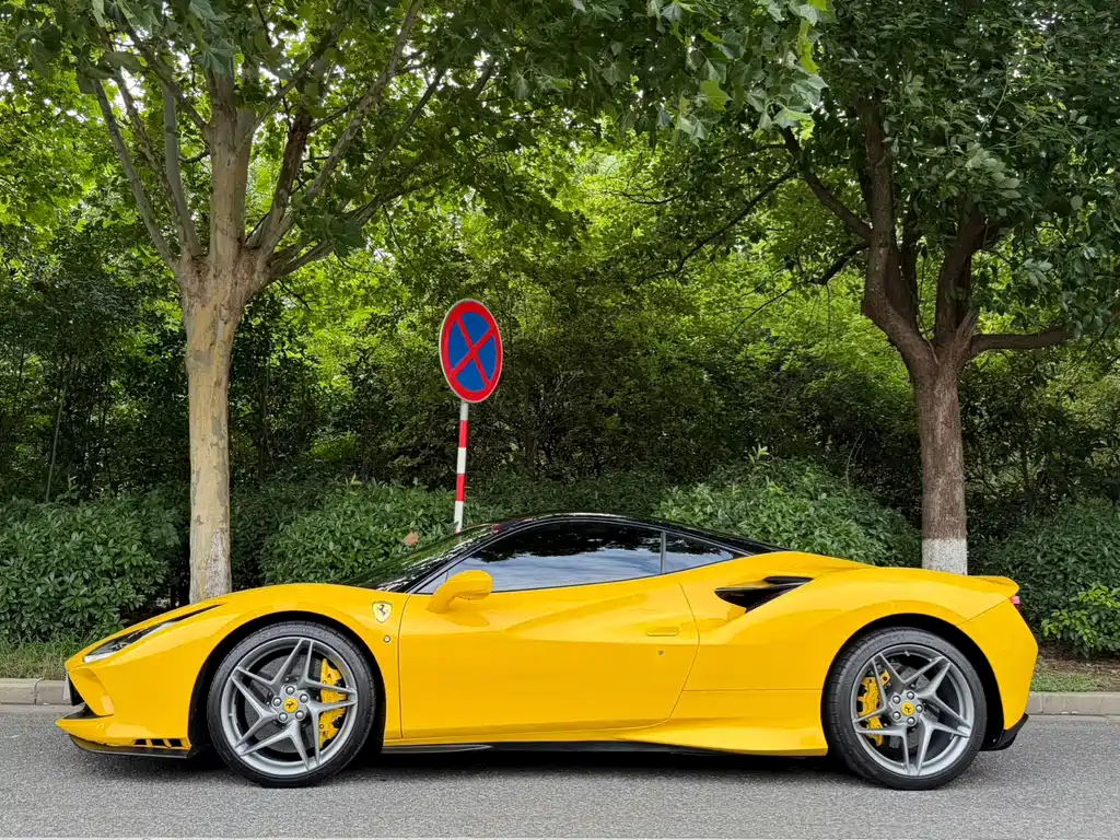 Ferrari F8 2021 — фото 3