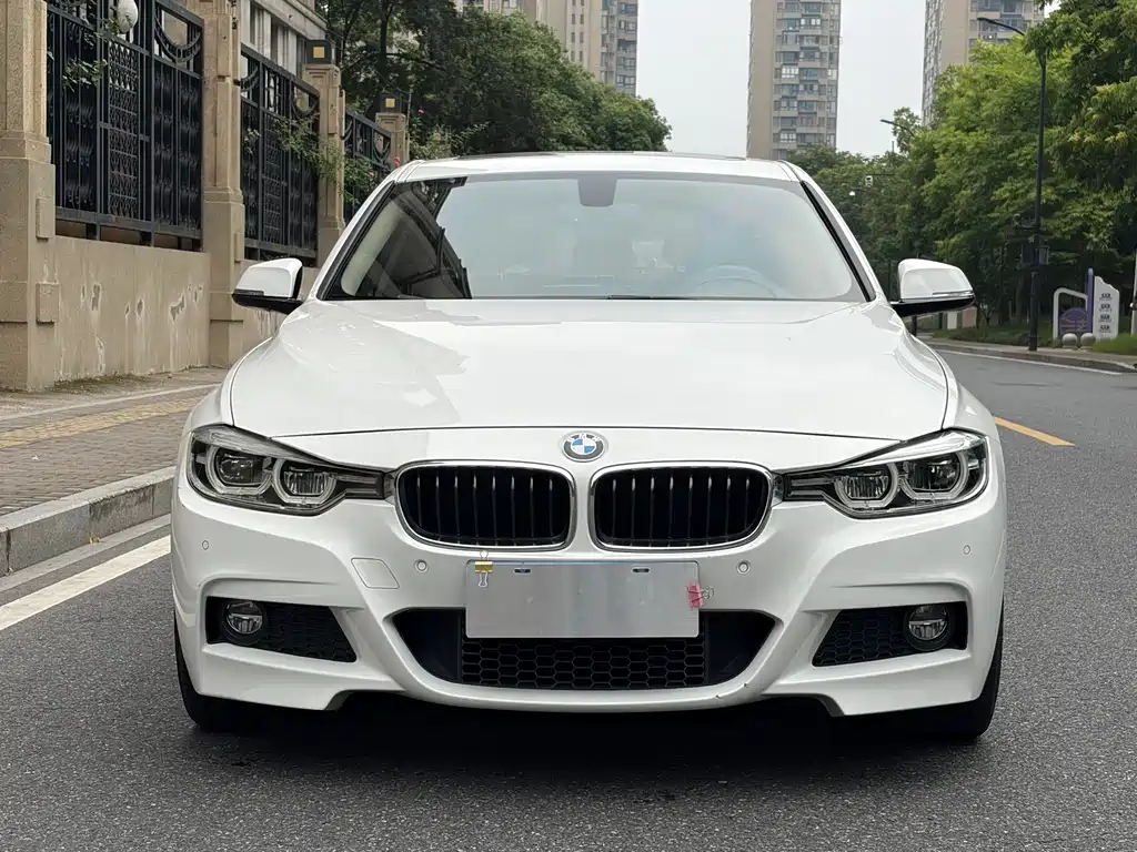 BMW 3 Series 2019 — фото 2