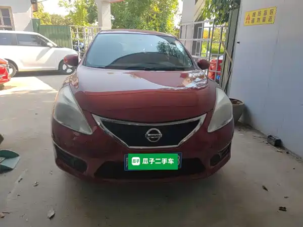 Nissan Tiida 2015