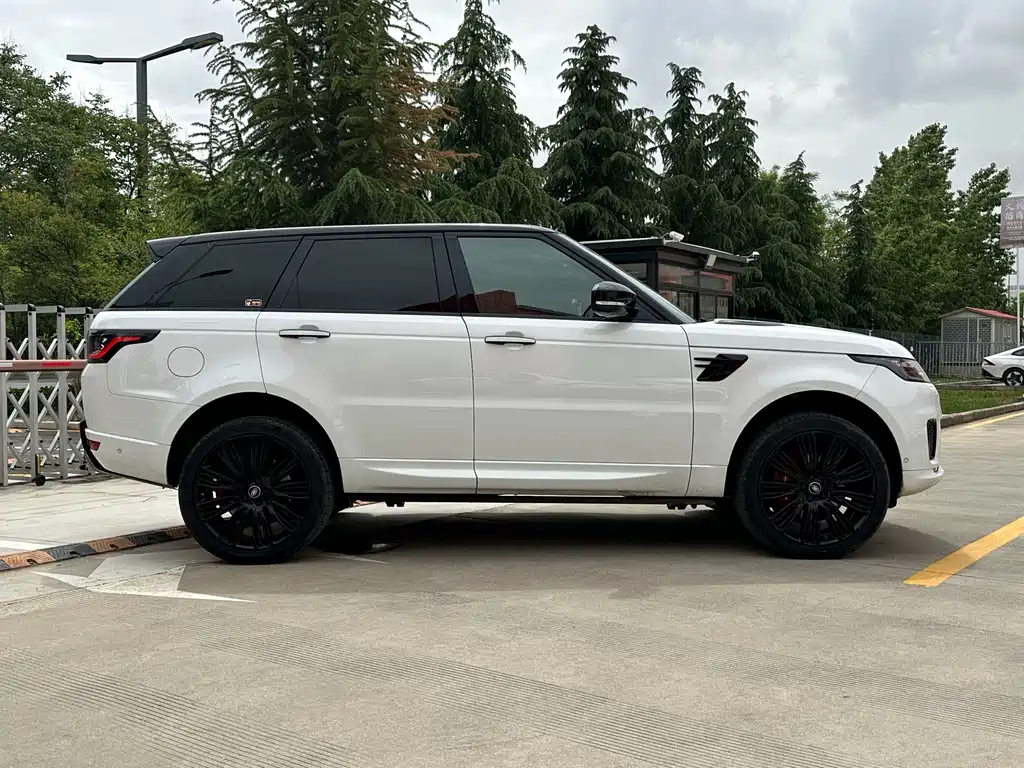 Land Rover Range Rover Sport 2018 — фото 18