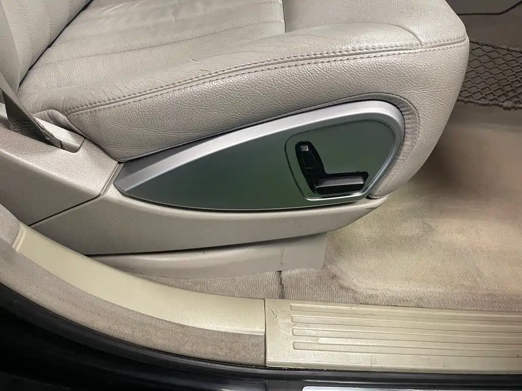 Mercedes-Benz R-Class 2010 — фото 16