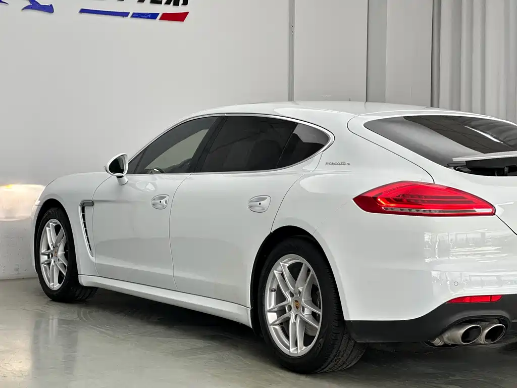 Porsche Panamera 2016 — фото 14