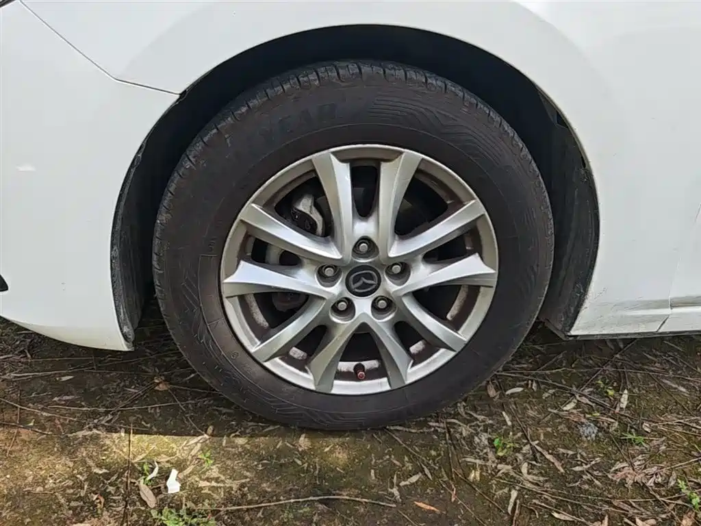 Mazda 3 Axela 2015 — фото 23
