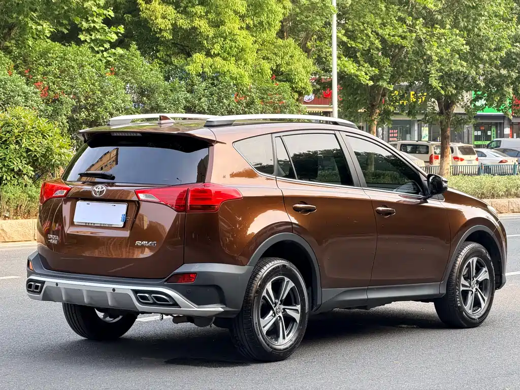 Toyota RAV4 2015