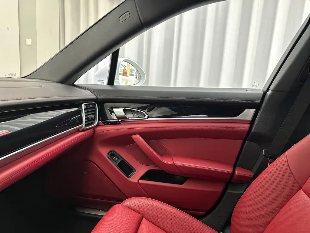 Porsche Panamera 2016 — фото 31