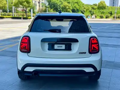 MINI MINI 2023