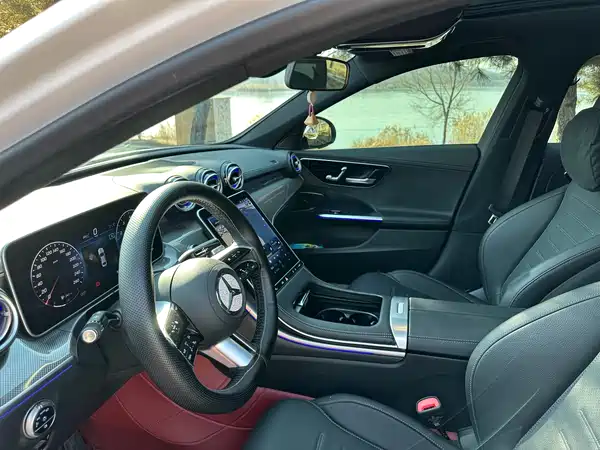 Mercedes-Benz C-Class 2024