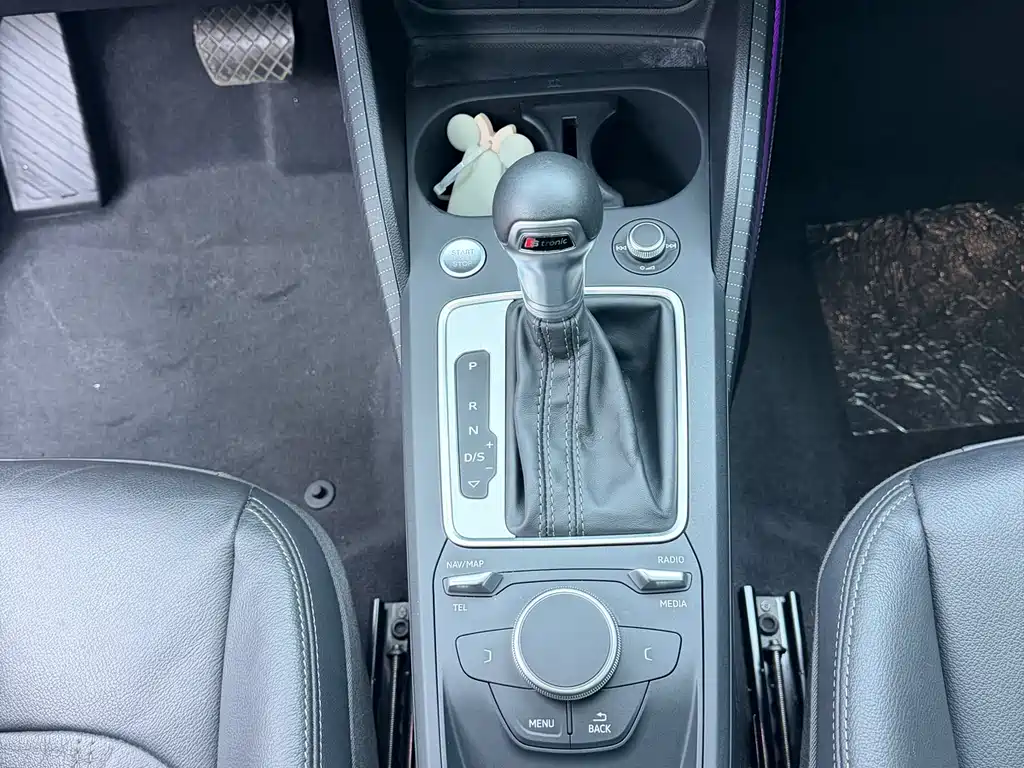 Audi Q2L 2022 — фото 13