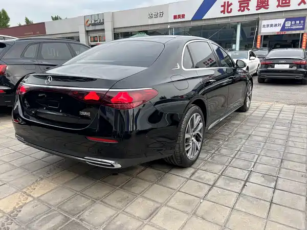 Mercedes-Benz E-Class 2024