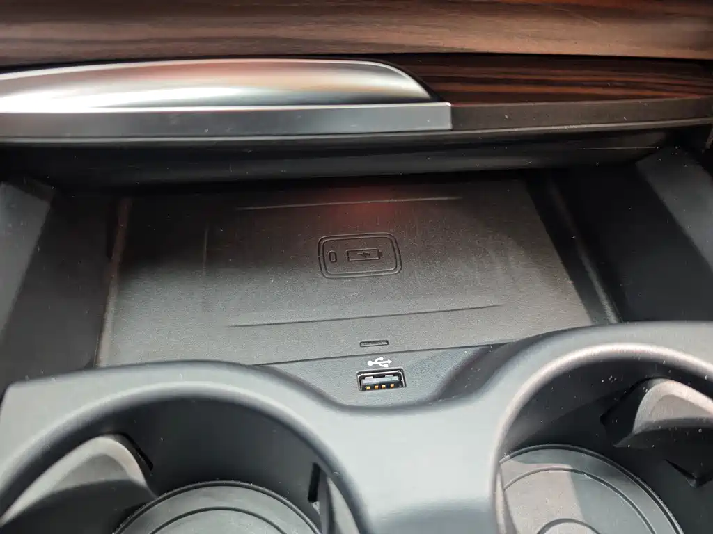 BMW 5 Series 2018 — фото 25