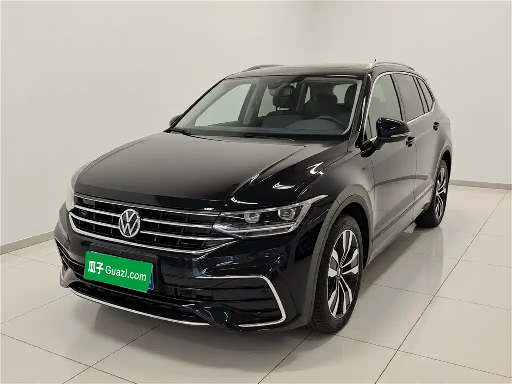 Volkswagen Tiguan L 2022 — фото 1