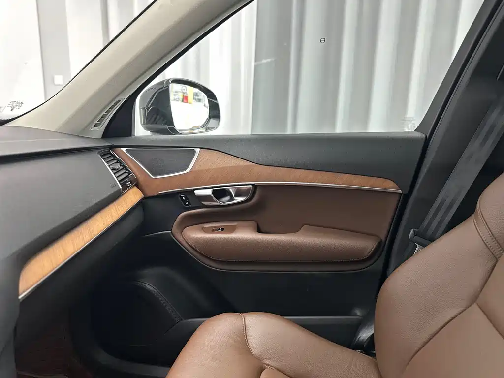 Volvo XC90 2020 — фото 29