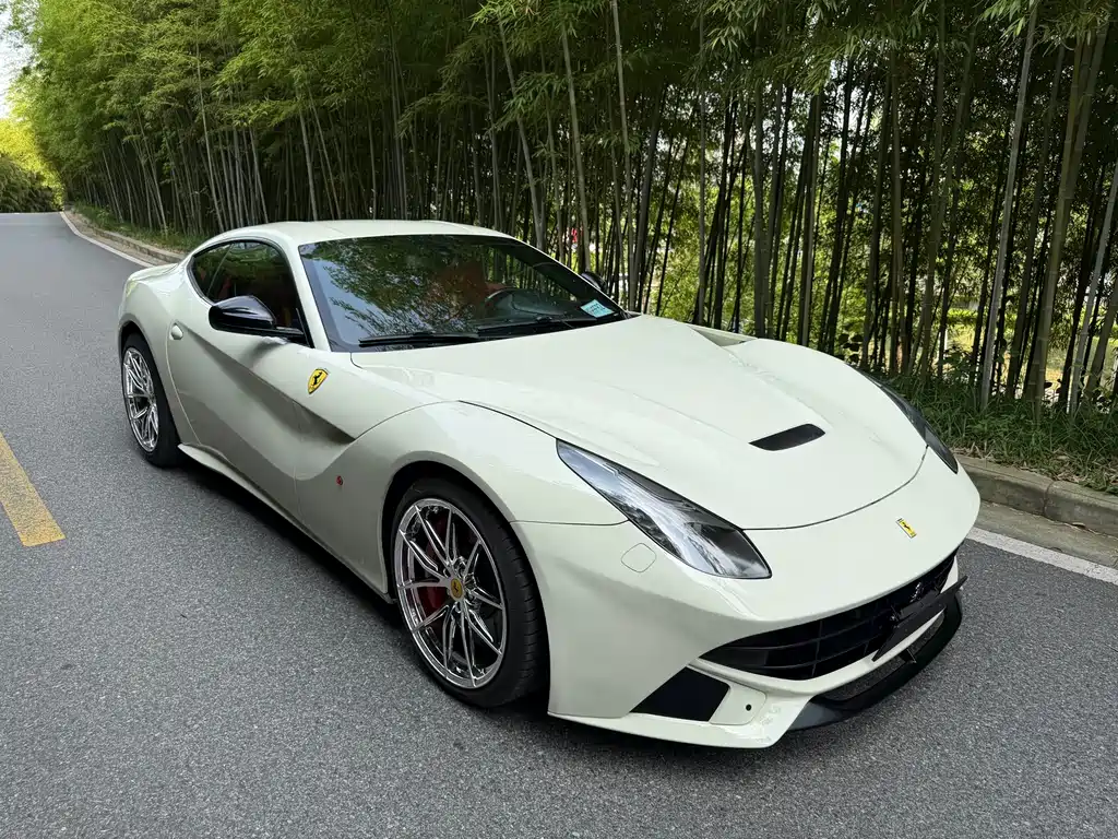 Ferrari F12berlinetta 2013