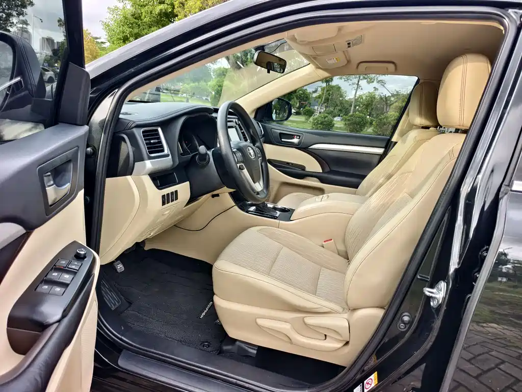Toyota Highlander 2021