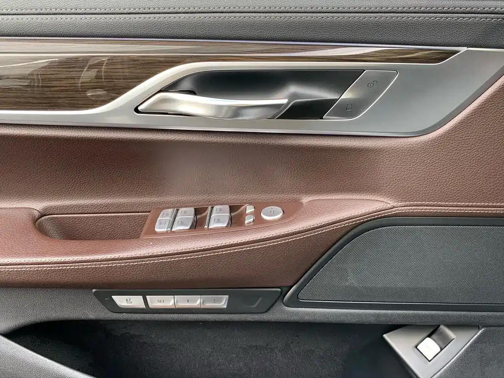 BMW 7 Series 2016 — фото 22