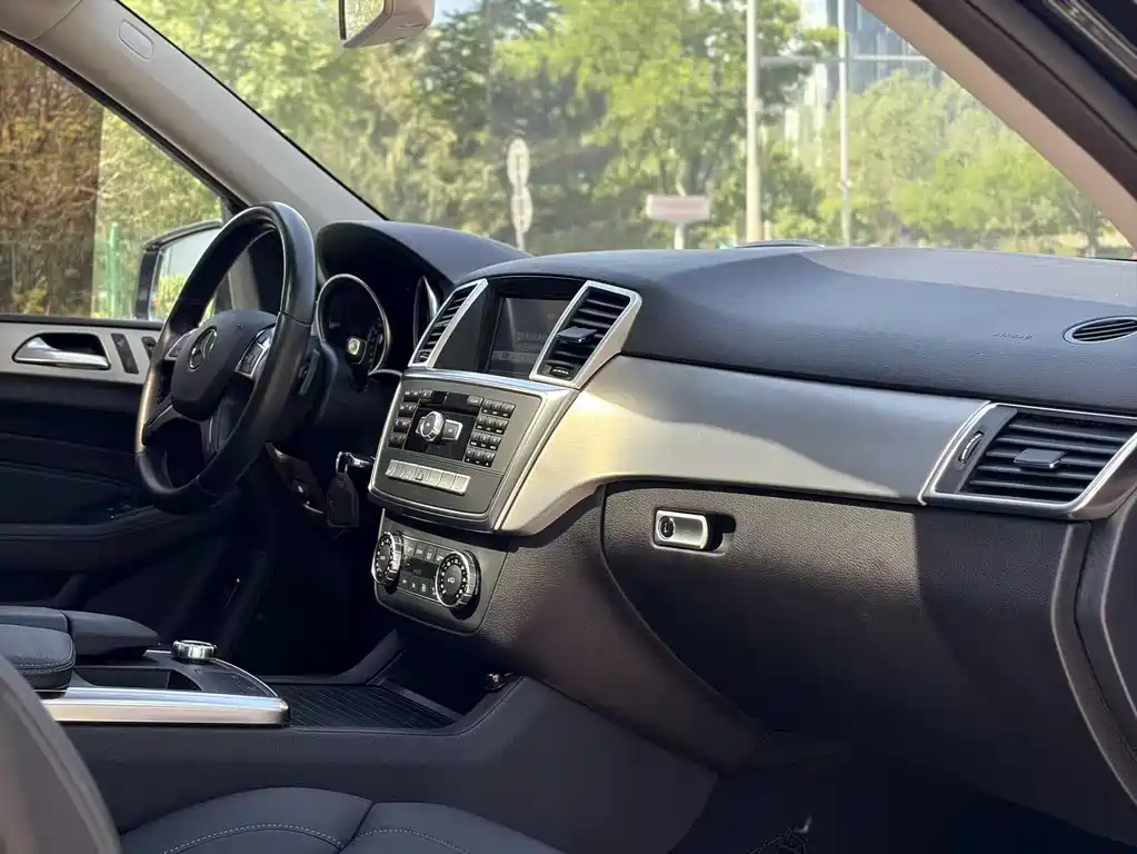 Mercedes-Benz M-Class 2015 — фото 12