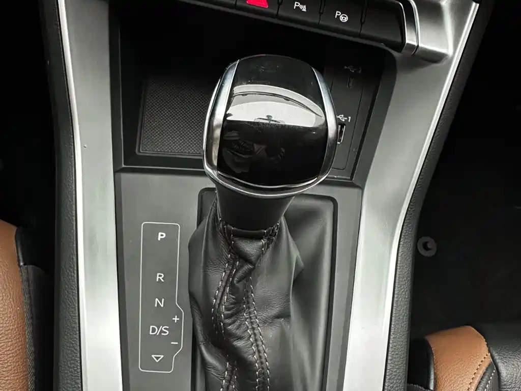 Audi Q3 2021 — фото 13
