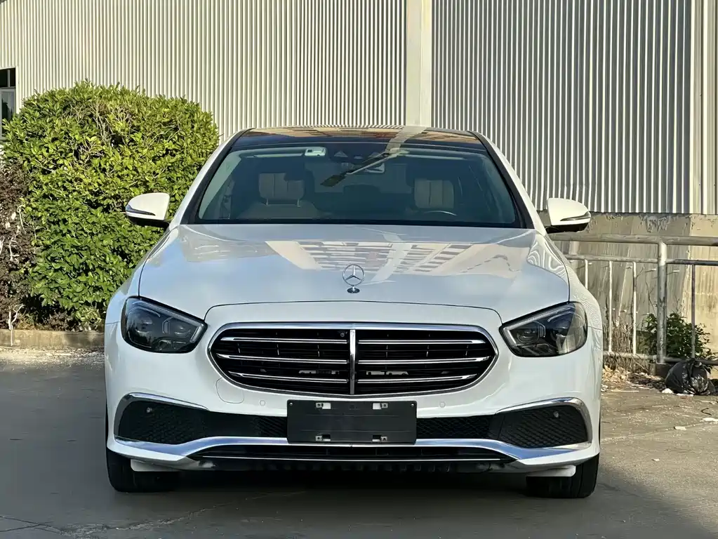 Mercedes-Benz E-Class 2022