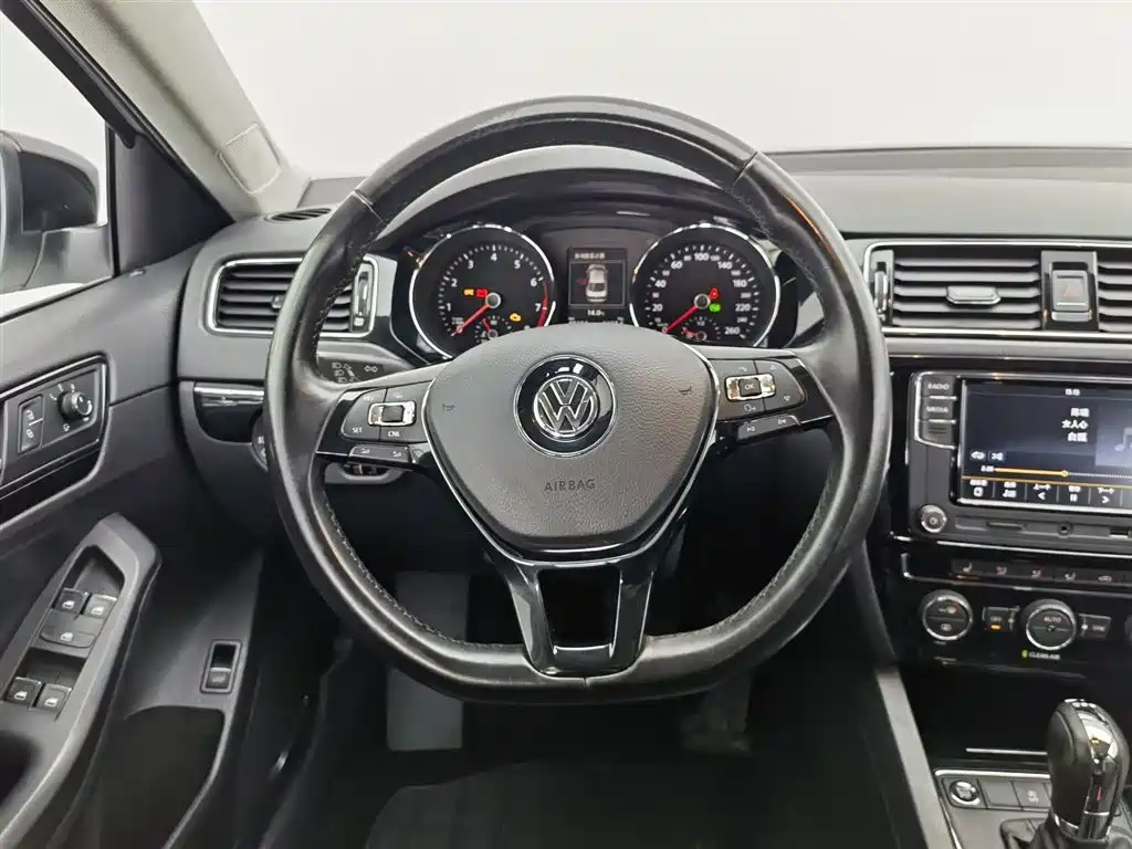 Volkswagen Sagitar 2018 — фото 11