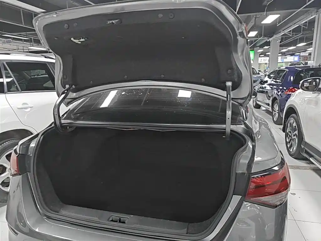 Nissan Sylphy 2019 — фото 19