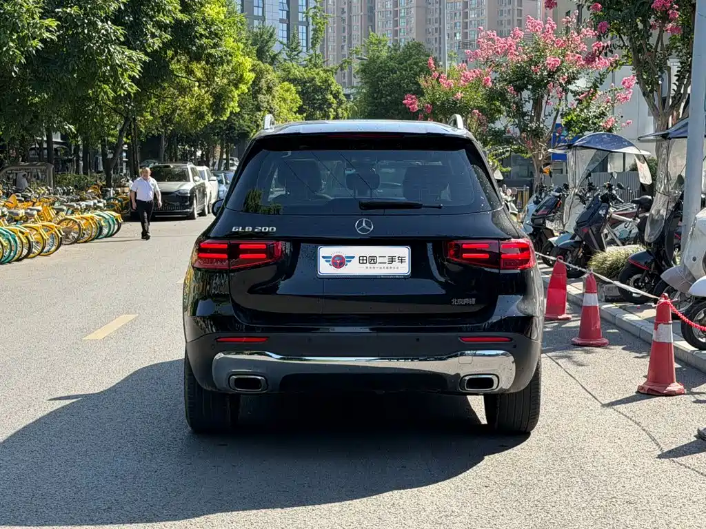 Mercedes-Benz GLB 2025