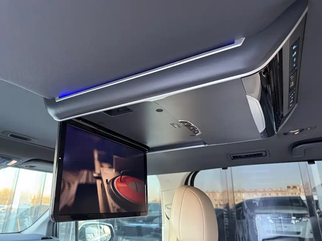 Toyota Sienna 2022 — фото 12
