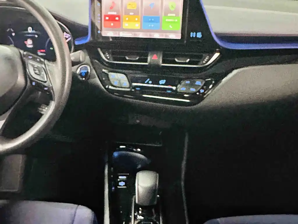 Toyota C-HR EV 2021 — фото 10