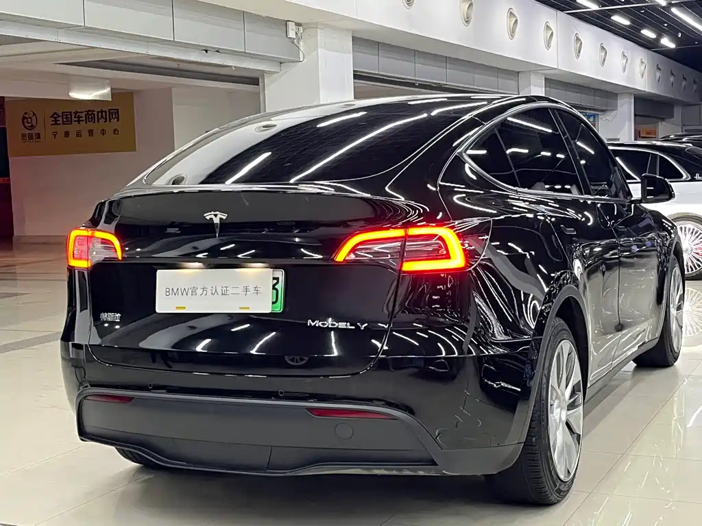 Tesla Model Y 2022 — фото 8