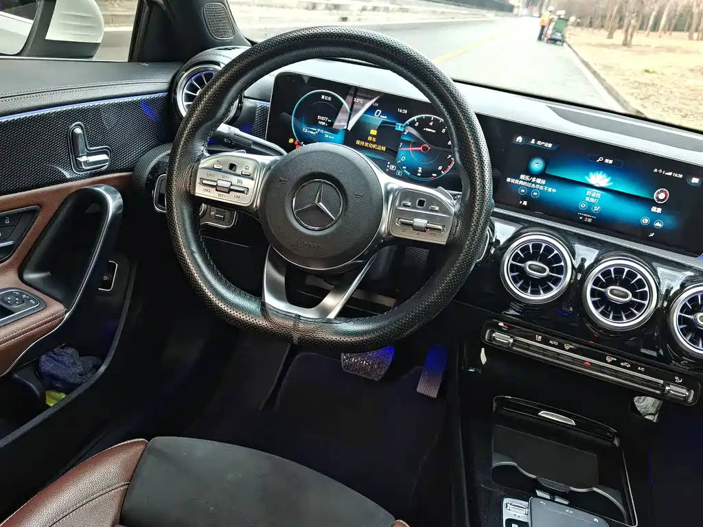 Mercedes-Benz A-Class 2020 — фото 9