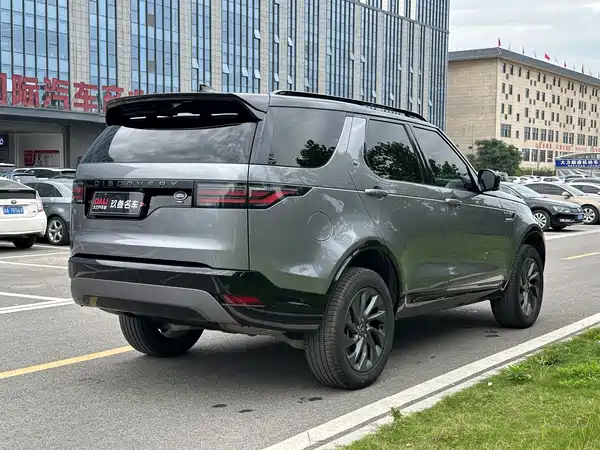 Land Rover Discovery 2023