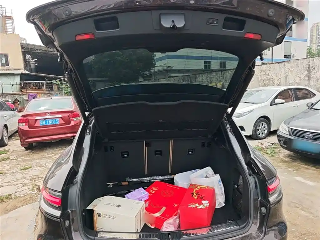 Porsche Macan 2019 — фото 19