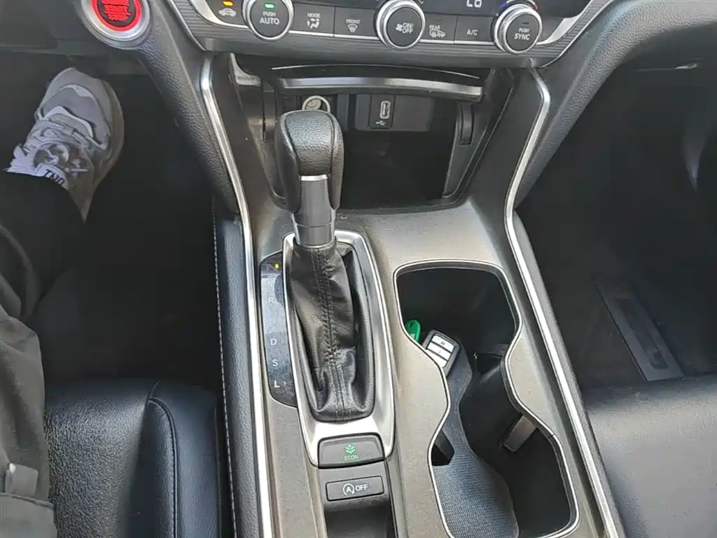 Honda Accord 2018 — фото 14
