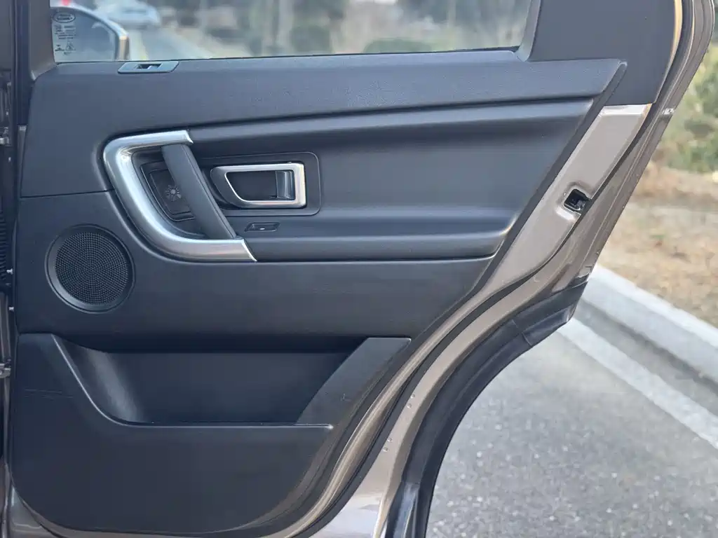 Land Rover Discovery Sport 2016 — фото 25