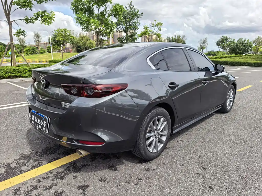 Mazda 3 Axela 2022 — фото 27