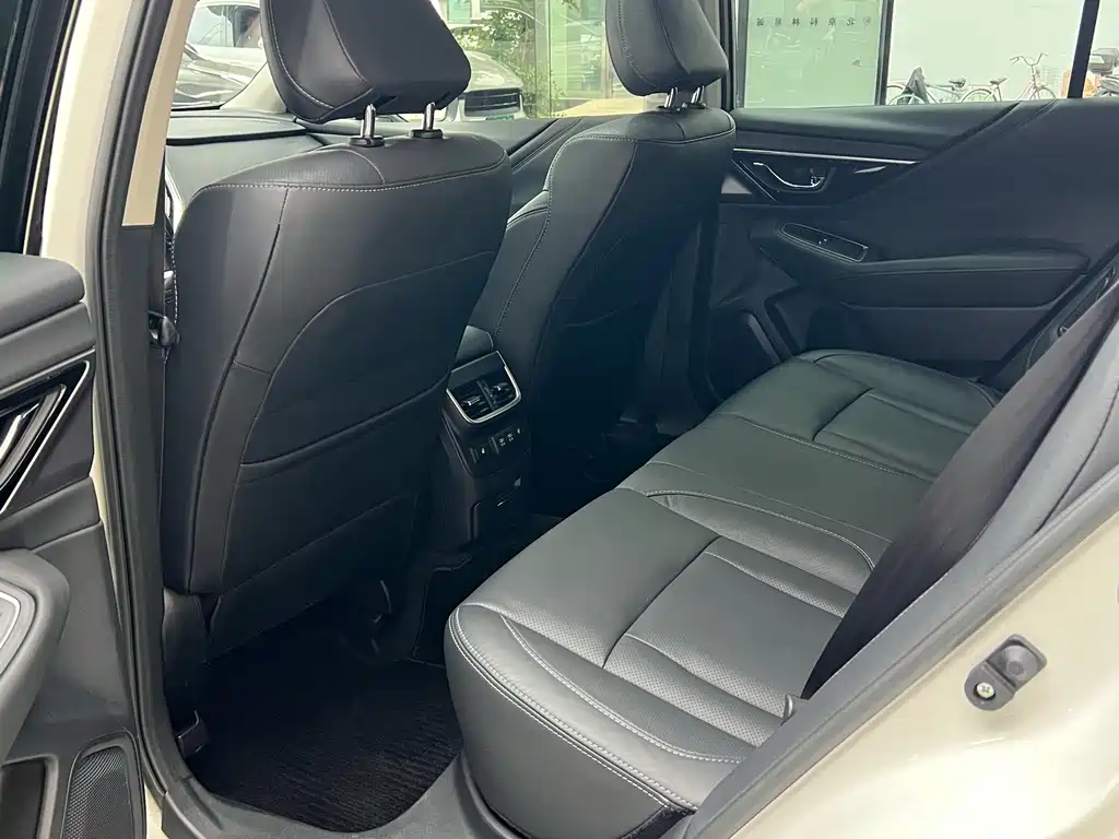Subaru Outback 2022 — фото 18