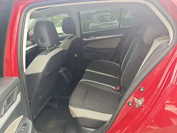 Volkswagen Golf 2021