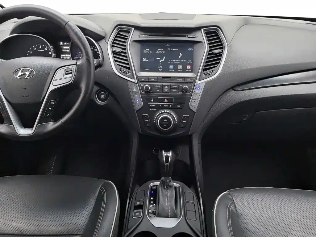 Hyundai Santa Fe 2019 — фото 12