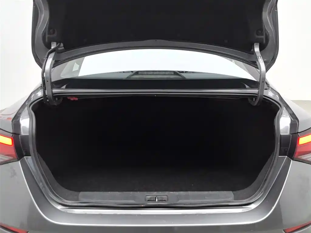 Nissan Sylphy 2023 — фото 16