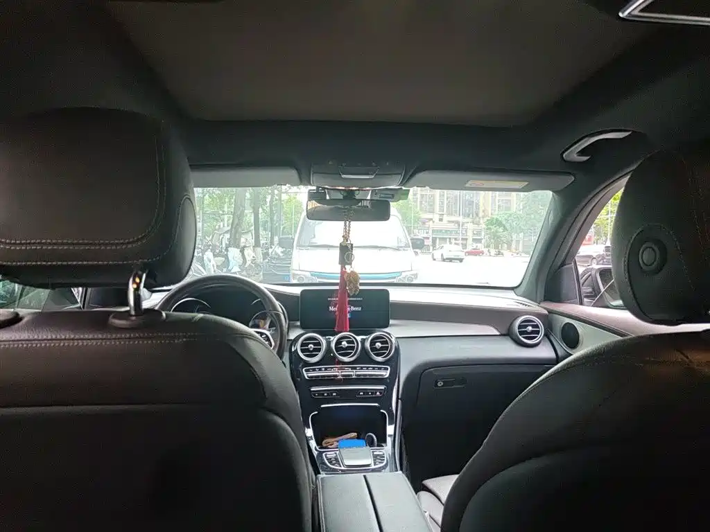 Mercedes-Benz GLC 2019 — фото 14
