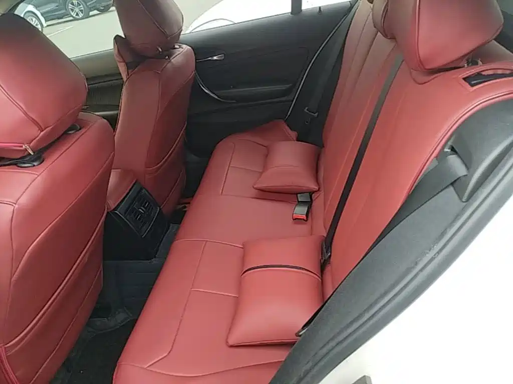 BMW 1 Series 2015 — фото 17