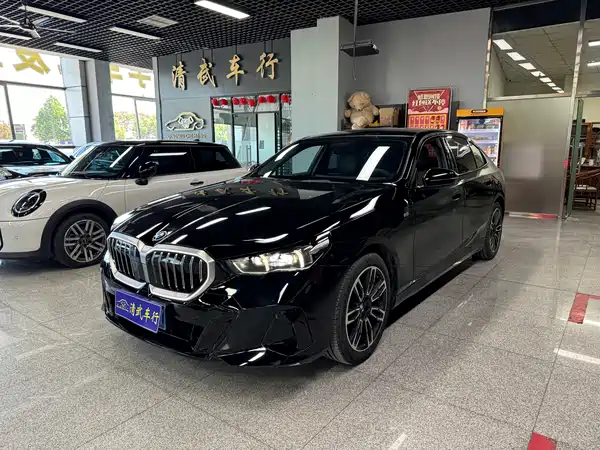 BMW 5 Series 2025