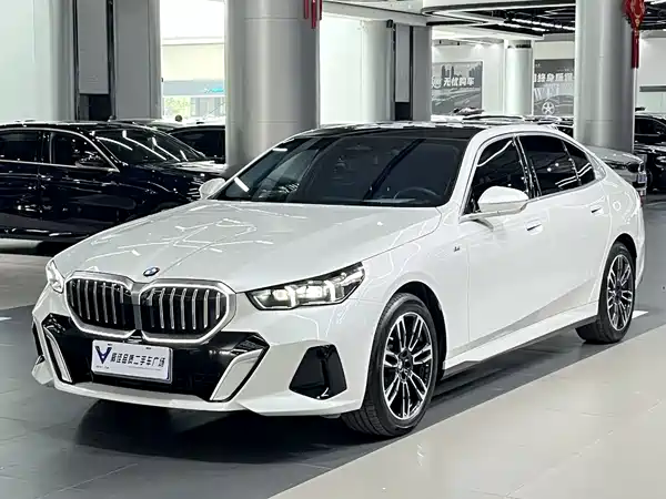 BMW 5 Series 2025