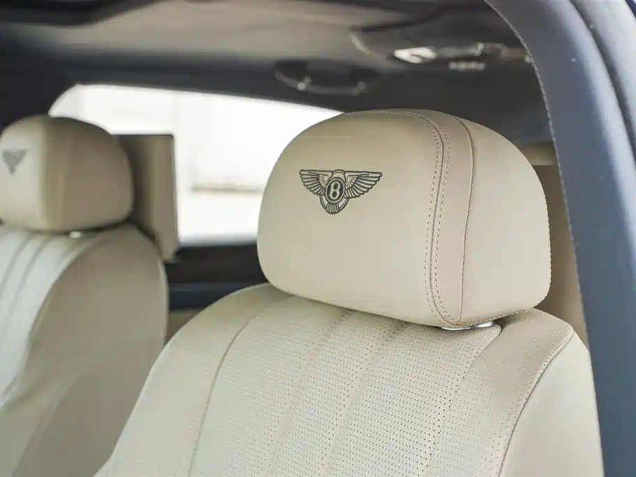 Bentley Flying Spur 2015 — фото 18