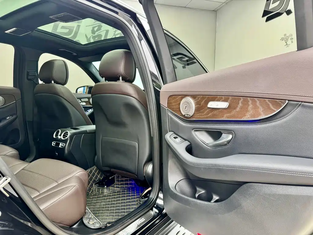 Mercedes-Benz GLC 2020 — фото 11