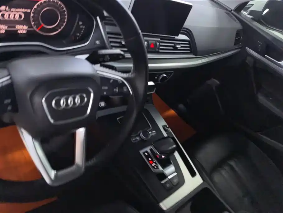 Audi Q5L 2021 — фото 12