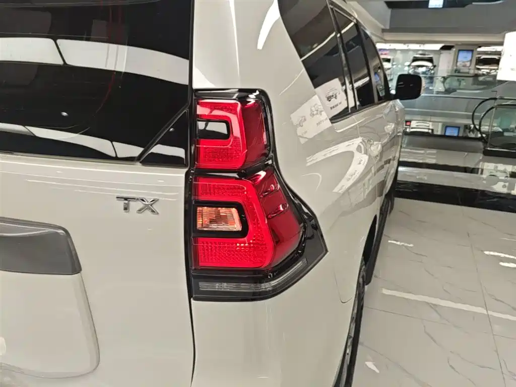 Toyota Prado 2019 — фото 8