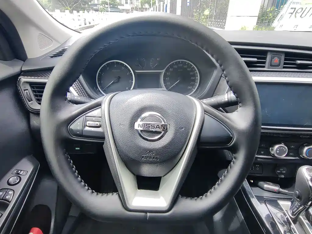 Nissan Bluebird 2016 — фото 15