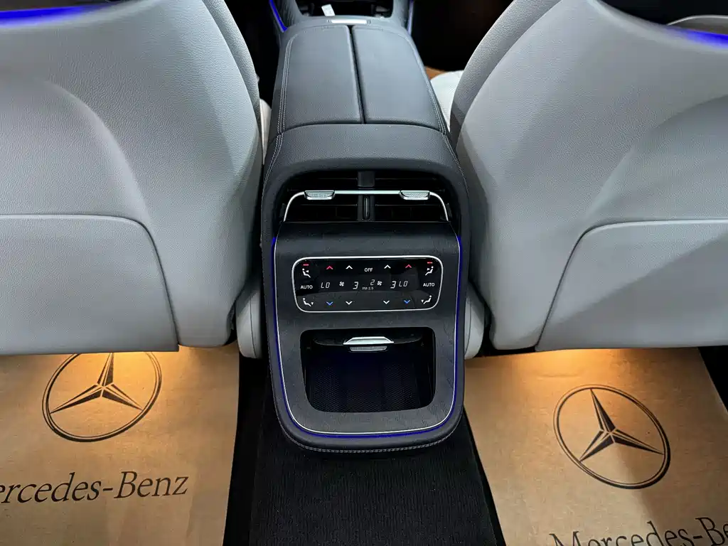 Mercedes-Benz E-Class 2023 — фото 16