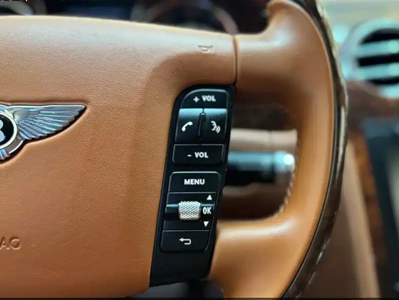 Bentley Flying Spur 2011 — фото 19