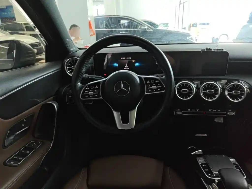Mercedes-Benz A-Class 2019 — фото 11